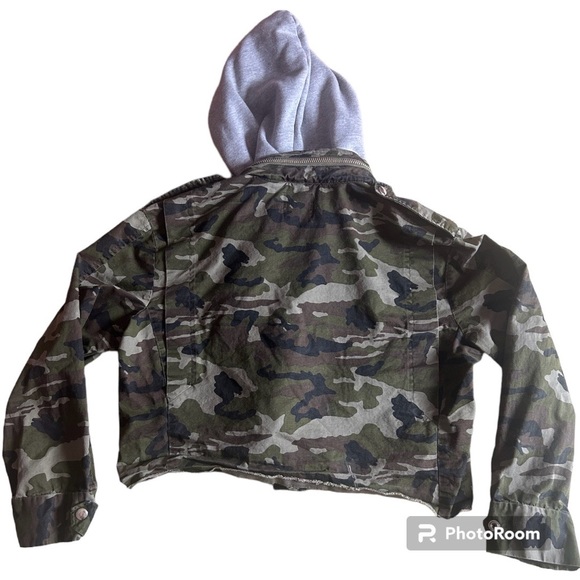 UNIF cropped camo why are we yelling tiger jacket size medium - Picture 2 of 5